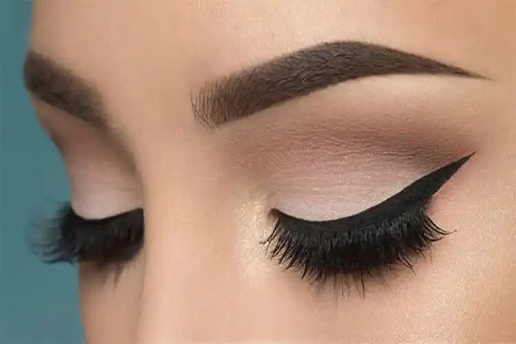 2025'te Takma Kirpik Yapıştırıcısı Olmadan Doğal ve Güvenli Uygulama Yöntemleri