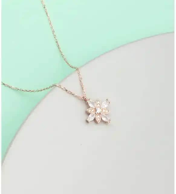 Umut Çiçeği Kolyesi: Anlamı, Tasarımı ve Moda Dünyasındaki Yeri Hakkında Detaylı Bilgi