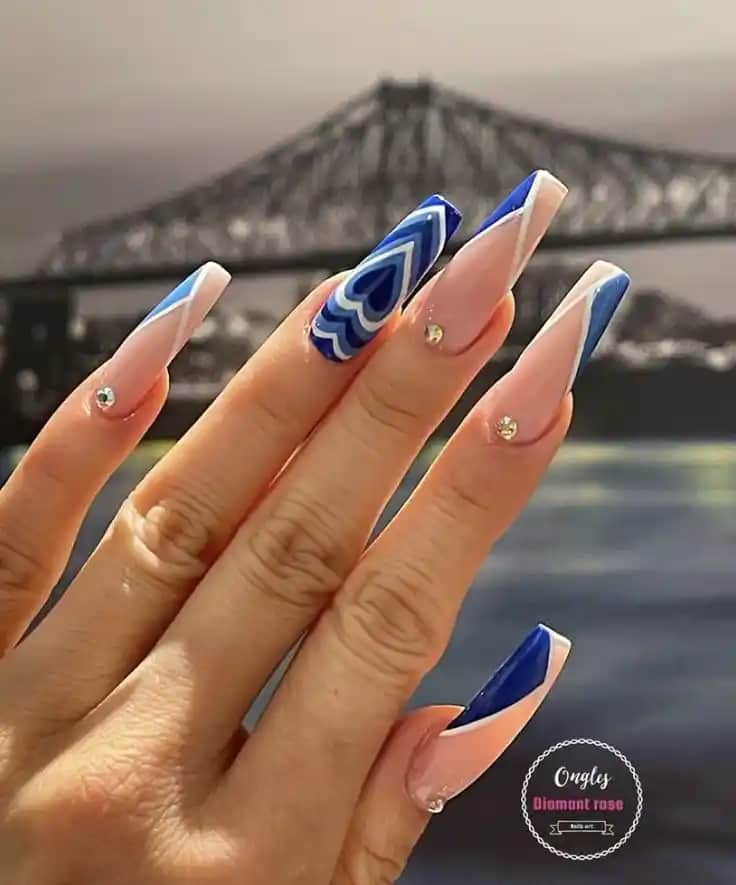 Uzun Tırnak Modelleri ve Trend Tasarımlar: Güncel Stil ve Bakım İpuçları