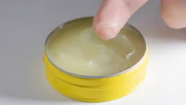 Vazelin ve Cilt Lekeleri: Doğru Bilinen Yanlışlar ile Etkili Kullanım Rehberi