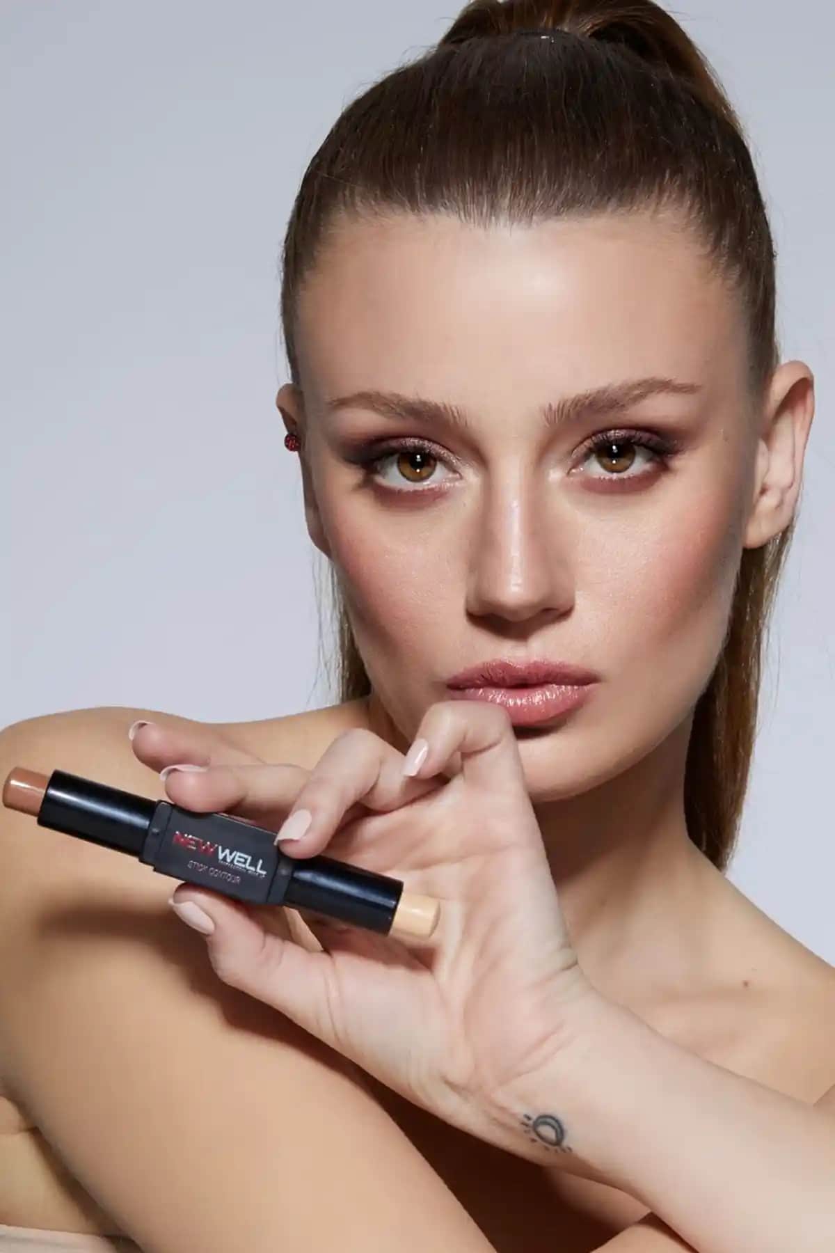 Yüz Kontürü Malzemeleri ve Teknikleri Hakkında Kapsamlı Rehber