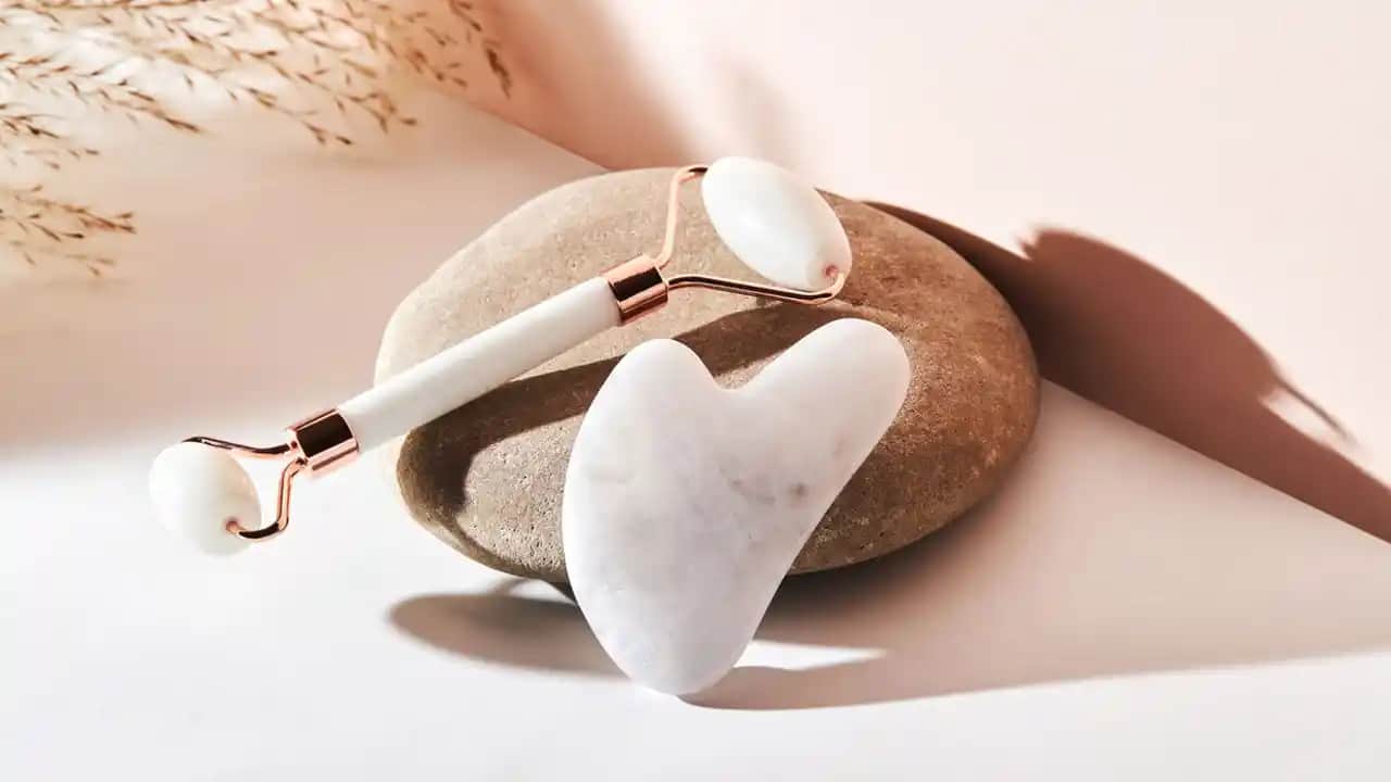 Yüz Masaj Aletleri ile Cilt Bakımında Yenilikçi ve Etkili Yaklaşımlar