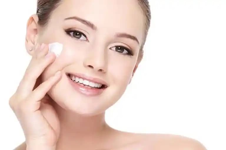 2025'te Yüz Temizleme Sütü ile Cildinizde Devrim Yaratın