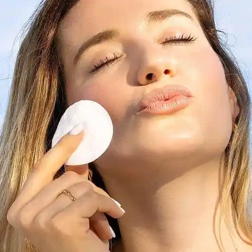 Yüz Toniği Kullanımı ve Cilt Bakımında Etkili Rolü Hakkında Kapsamlı Rehber