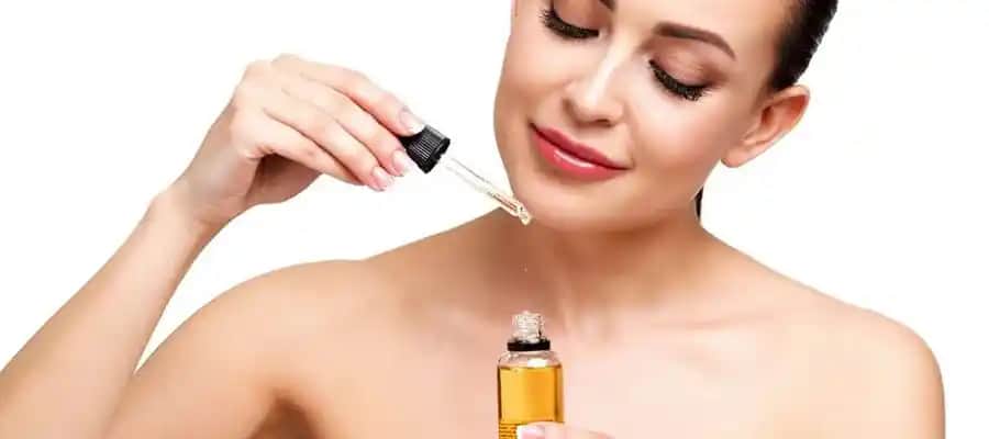 Yüze C Vitamini Serumu Kullanımı ve Faydaları Hakkında Detaylı Bilgi