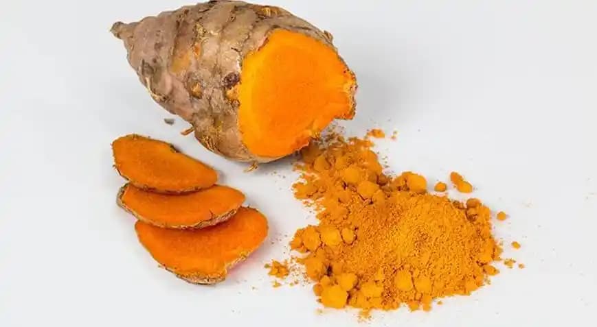 Zerdeçal Ekstresi: Doğal Kozmetik Ürünlerinde Gelişmiş Cilt ve Saç Bakımı Çözümleri