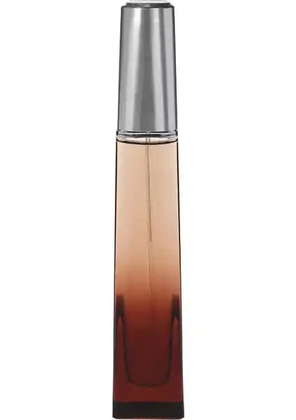 Avon Surrender For Him 50 ml Erkek Parfümü: Odunsu ve Baharatlı Kalıcı Koku