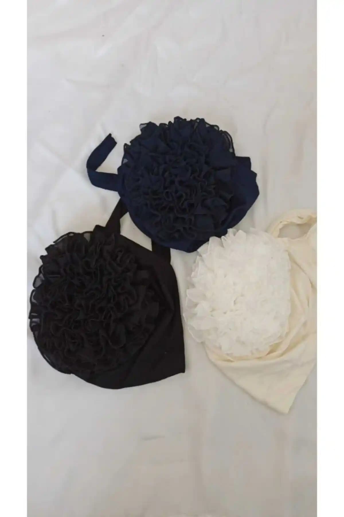 Genel Markalar 3 Lü Set - Fırfırlı Topuzlu Bone ile Konfor ve Şıklık Bir Arada