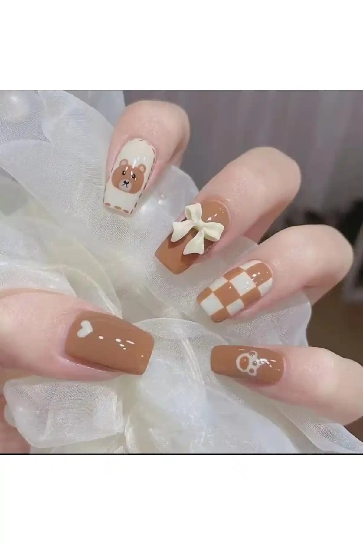 NAİLS 24 Lü Takma Tırnak Seti: Küt Model Kahverengi Estetik ve Pratik Kullanım