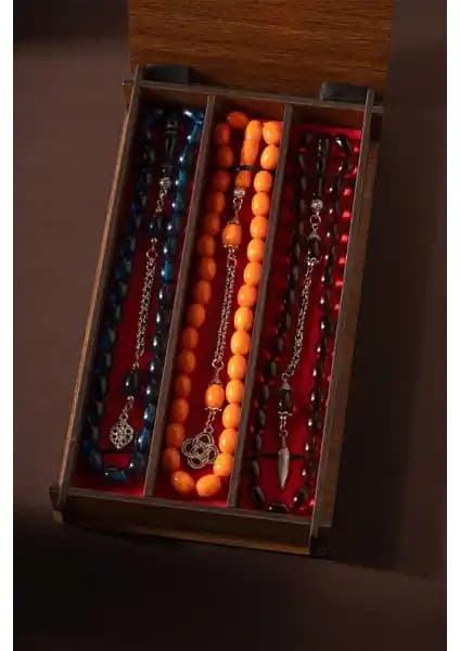 Tesbihkenti 3'lü Ahşap Kutuda Özel Püsküllü Toz Kehribar Tesbih Seti Özellikleri