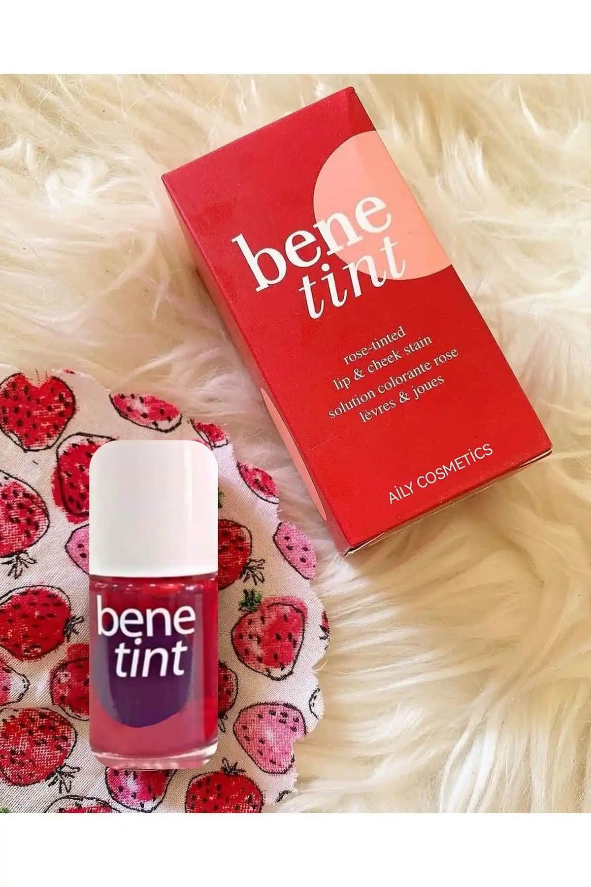 AİLY COSMETİCS ve Lesvip's 24 Saat Kalıcı Dudak Yanak Renk Verici Ürünlerin Karşılaştırması