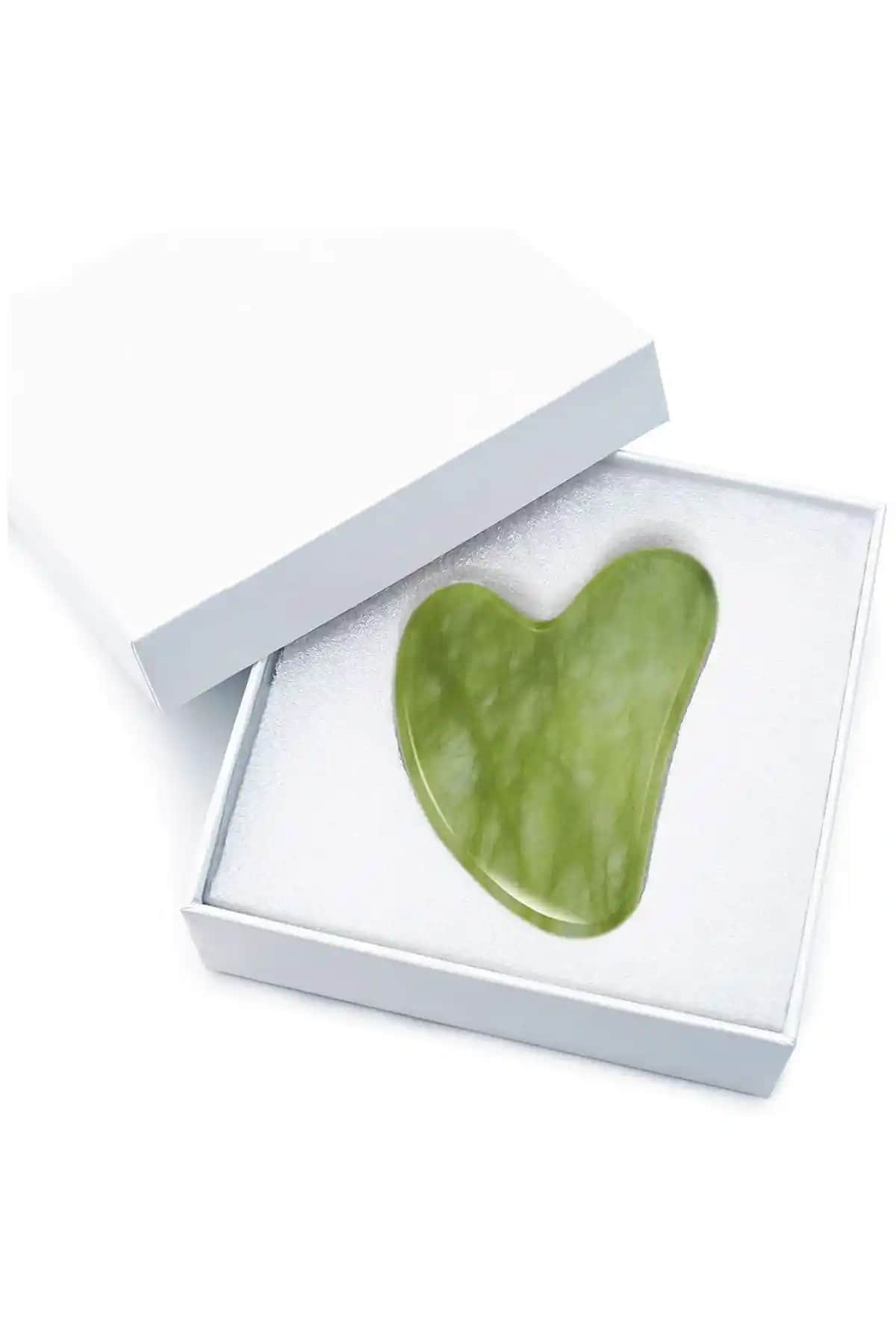 İLTERUS Yeşim Kalp Gua Sha Yüz Masaj Taşı ile Doğal Güzelliğinizi Destekleyin