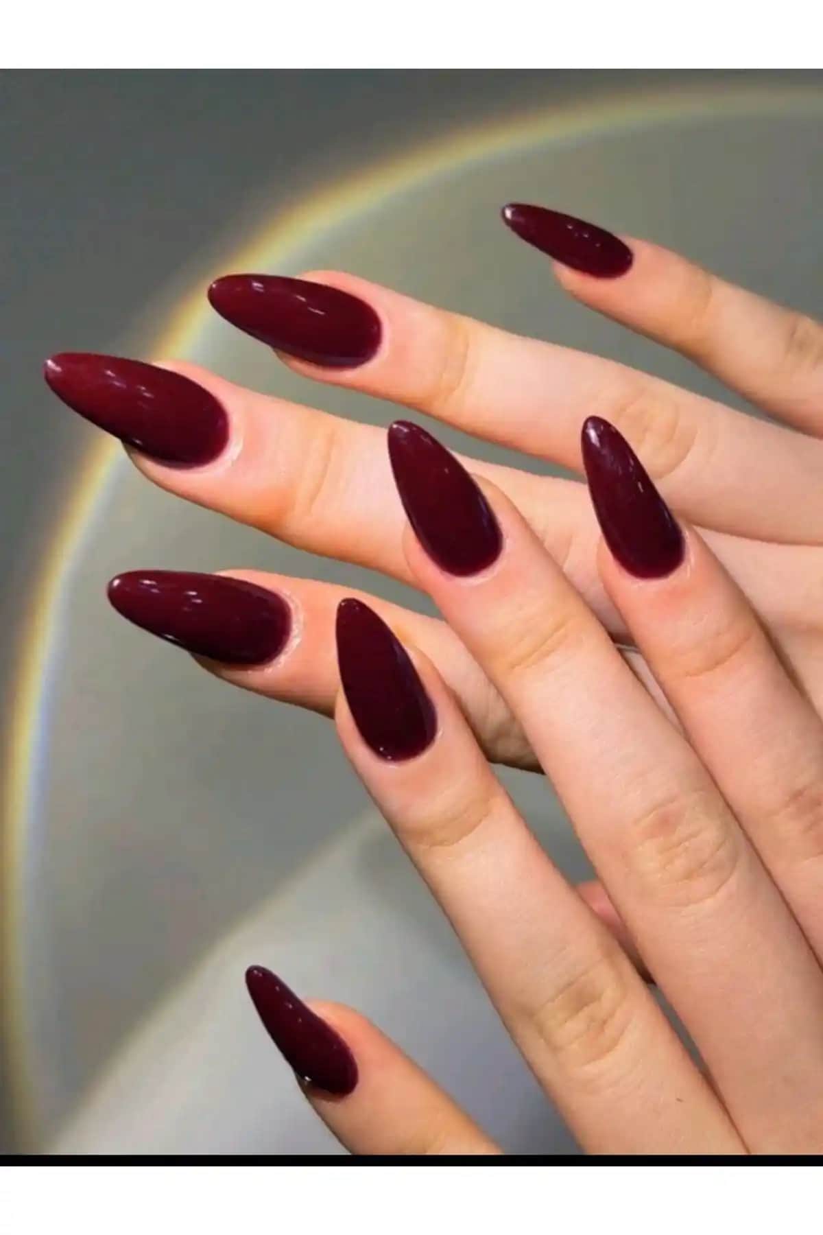 ELNİL BUTİK ve SYBELLE KOZMETİK Takma Tırnak Ürünlerinin Karşılaştırması