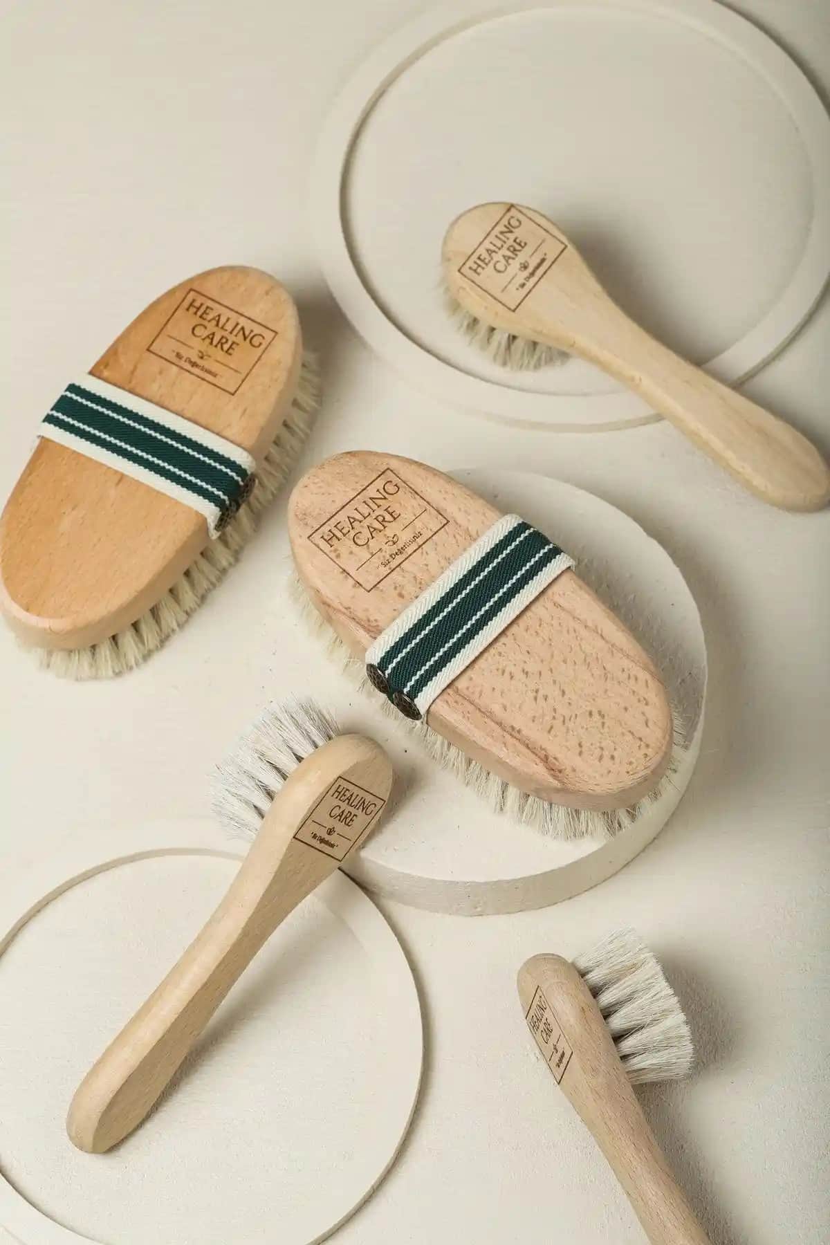 Healing Care ve LEODINS Doğal At Kılı Selülit Fırçası Setlerinin Karşılaştırması