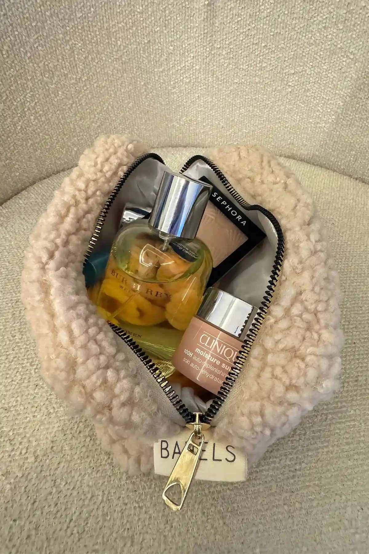 BAHELS Teddy Peluş ve mlio Pembe Peluş Makyaj Çantası Karşılaştırması