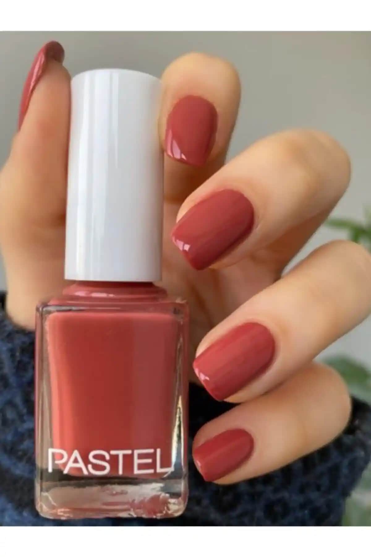 Pastel Oje 299 ve No 242 Lavanta Pembe Karşılaştırması: Renkler, Kalite ve Kullanım Özellikleri