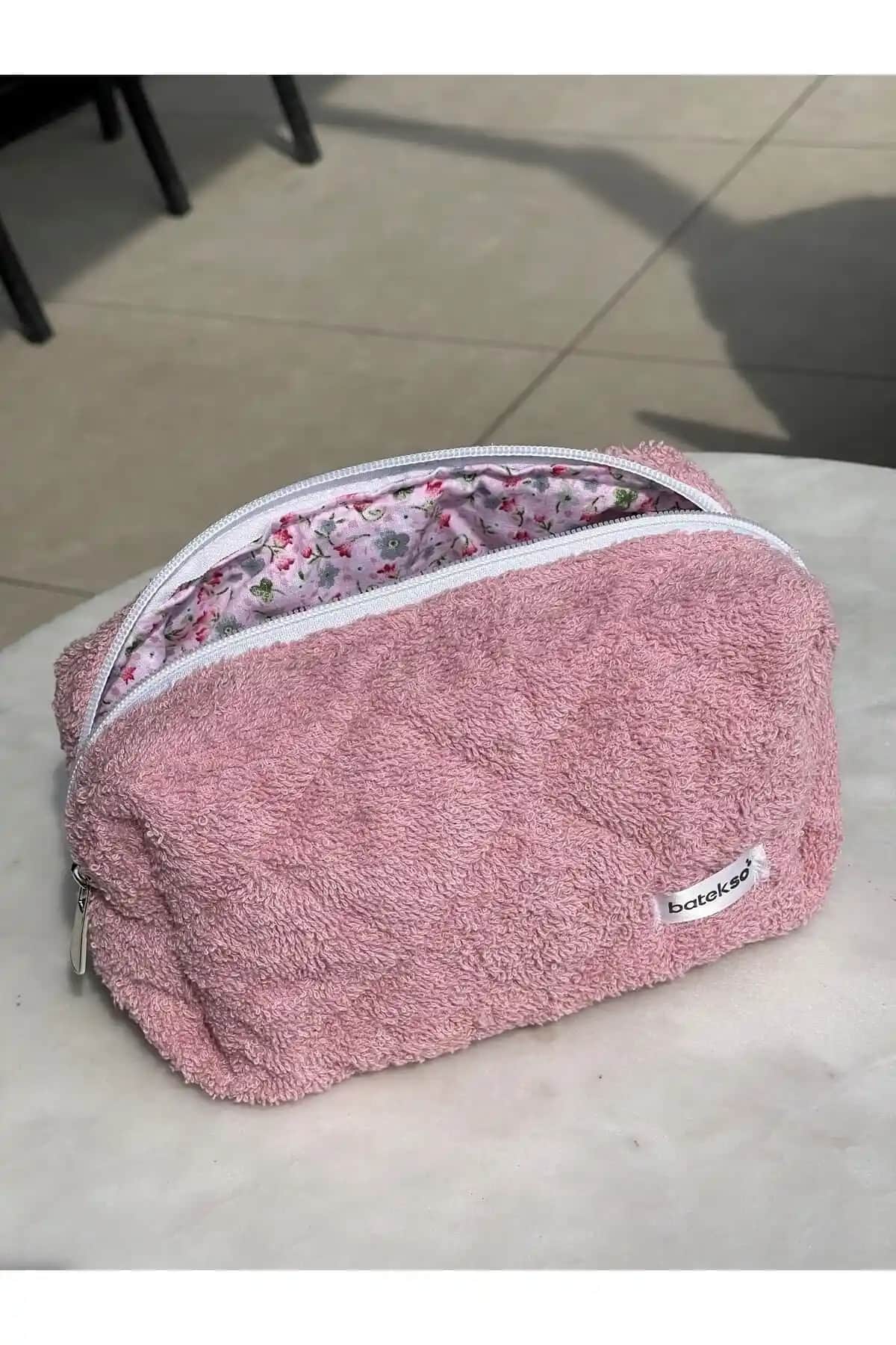 Batekso Gül Kurusu Büyük Boy Makyaj ve Seyahat Çantası Şık ve Fonksiyonel Tasarım