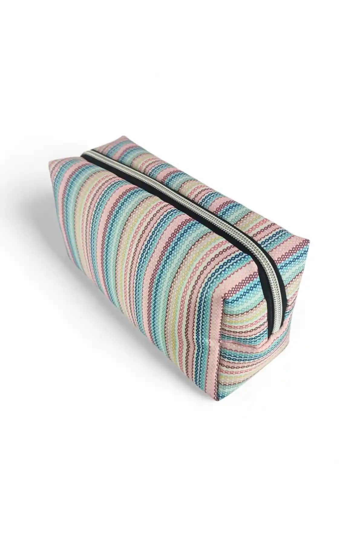 Reliance Makyaj Çantası ve Kalem Kutusu: Şık ve Pratik Çok Amaçlı Tasarım