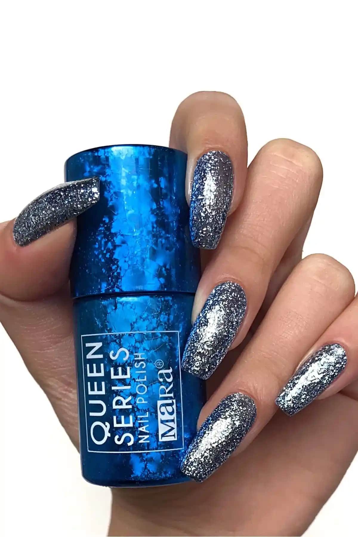 Mara Queen Serisi Christina Oje: Mat Mavi Tonlarıyla Şıklık ve Dayanıklılık