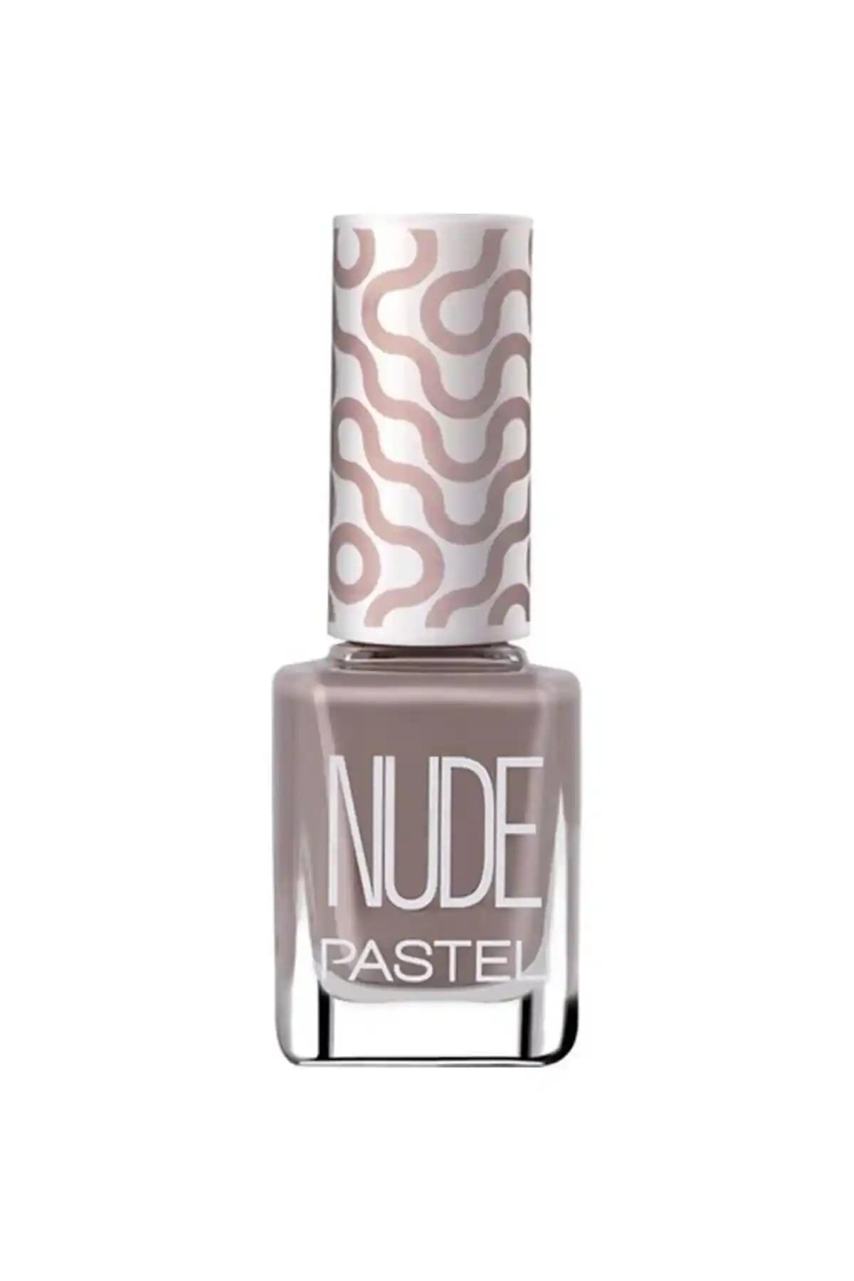 Pastel Nude Oje 760: Doğal ve Şık Görünüm Sunan Kaliteli Parlak Tırnak Ojesi