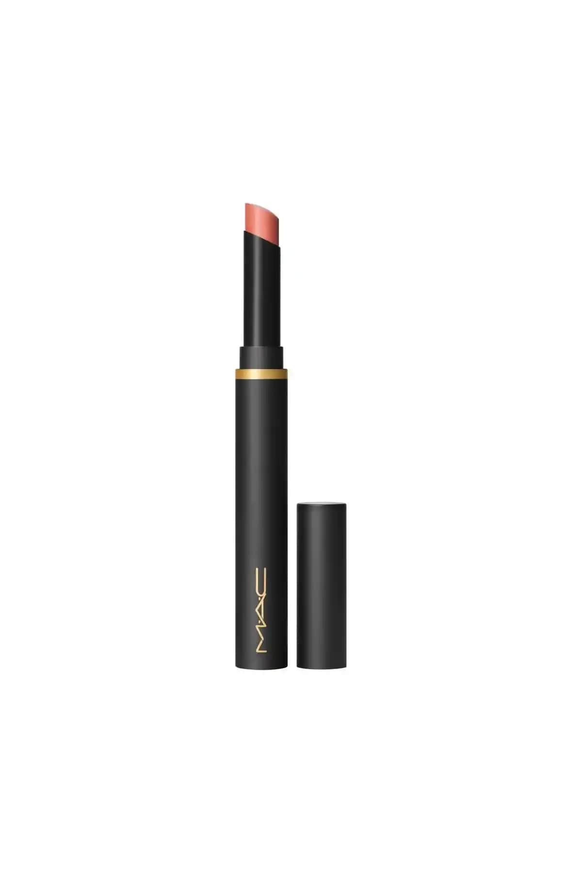 Mac Powder Kiss Velvet Blur Slim Stick: Uzun Süreli Mat Dudaklar İçin Modern ve Pratik Çözüm