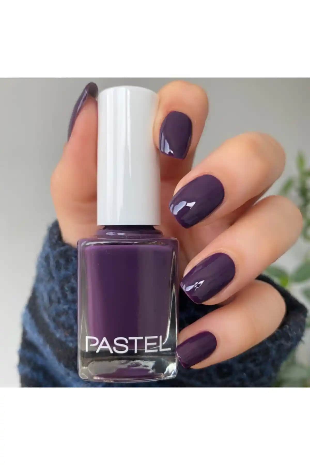 Pastel Oje 49 ve 51 Karşılaştırması Renk, Kalıcılık ve Kullanıcı Deneyimi