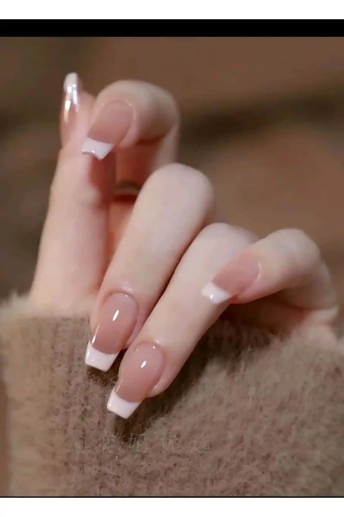 ElNIL Butik 24'lü Takma Tırnak Setleri Estetik ve Kullanışlılık Sunar