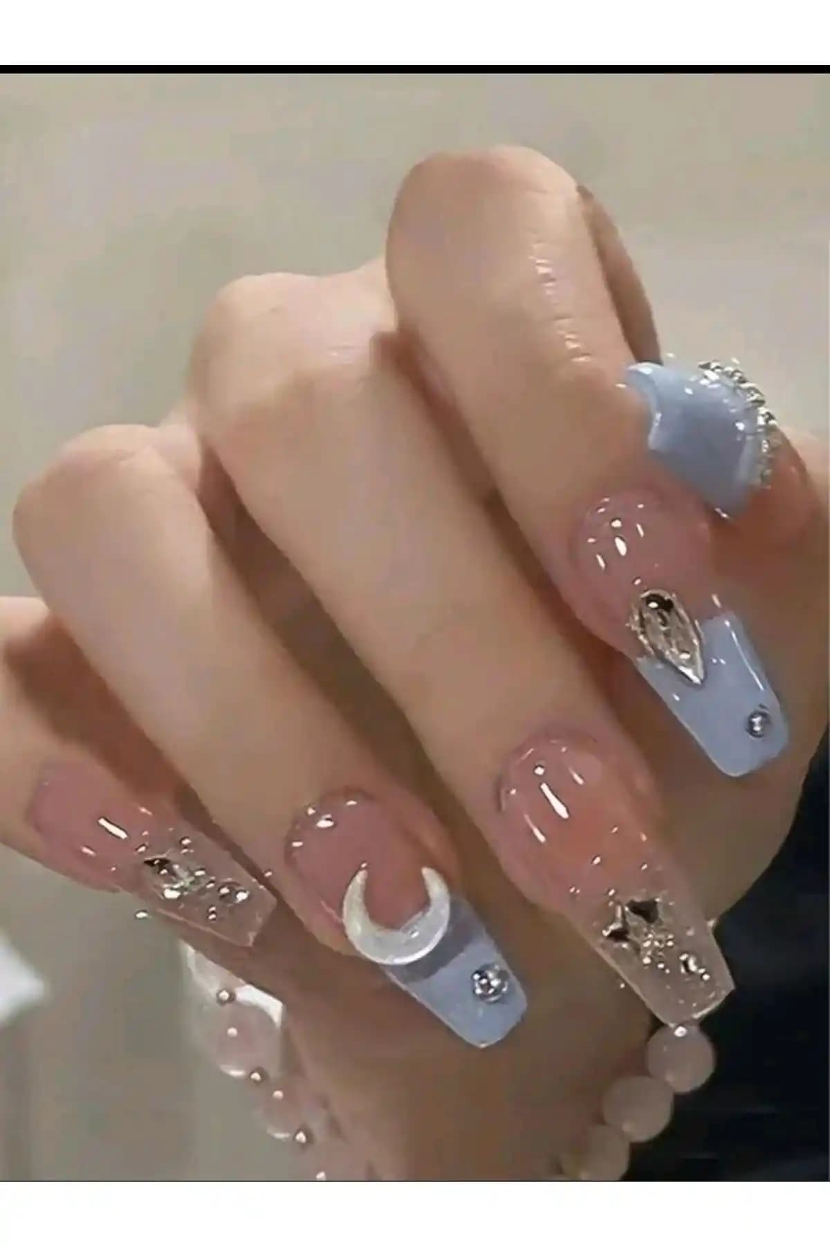 Shein 24 Lü Takma Tırnak Seti İncelemesi: Pratik ve Estetik Tırnak Bakım Çözümü