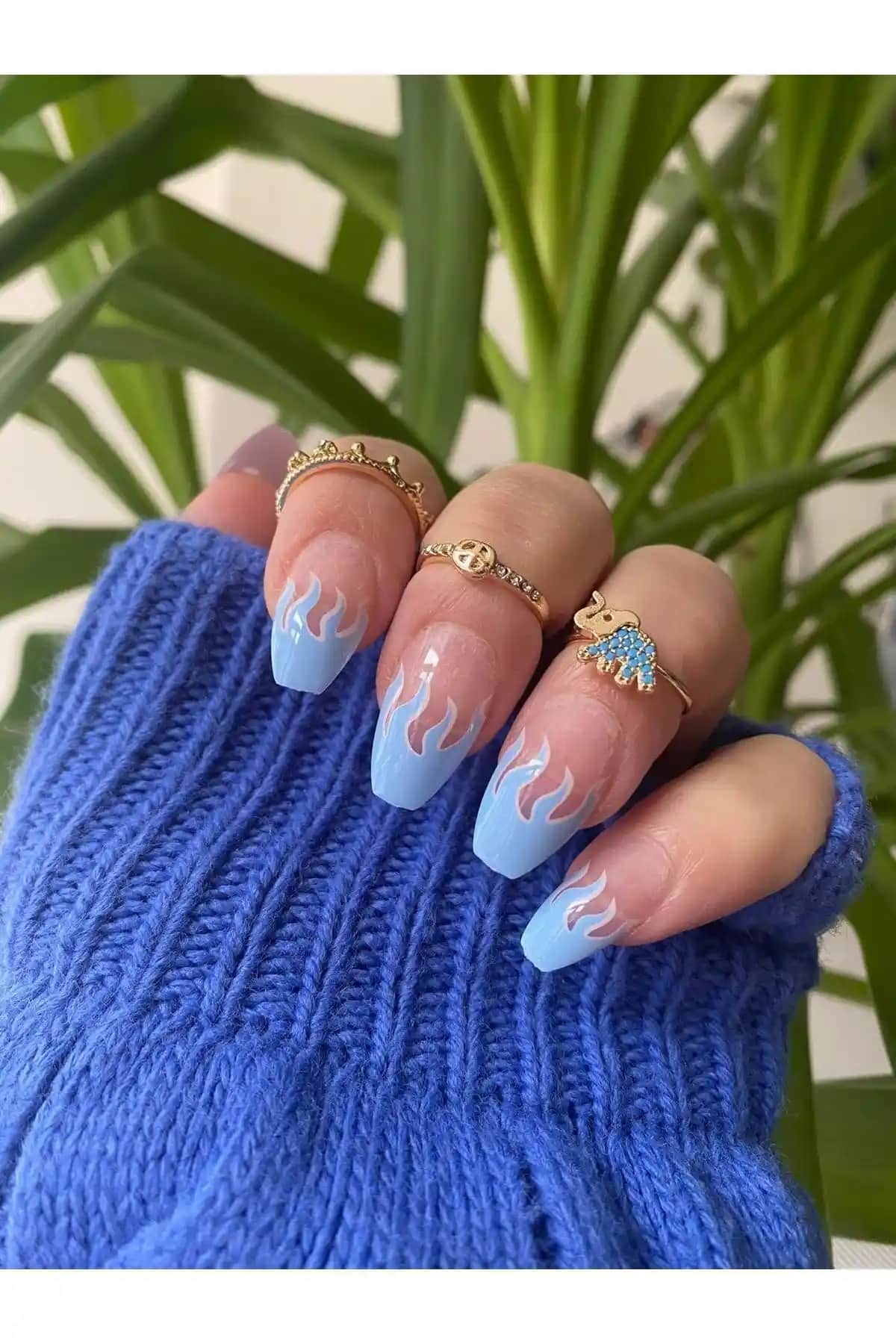 SYBELLE Kozmetik Mavi Ateş Desenli Takma Tırnak Seti 24 Adet Estetik ve Pratik Kullanım