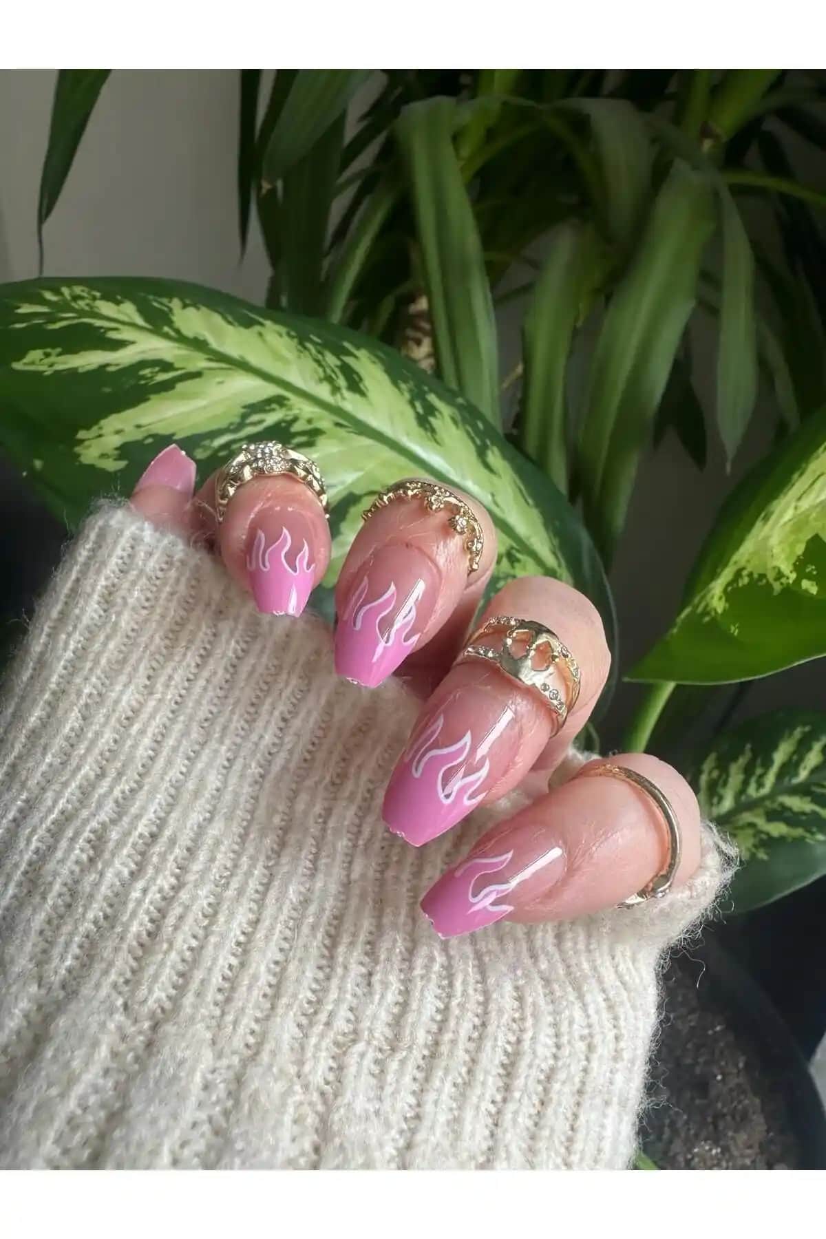 SYBELLE Kozmetik Pembe Ateş Desenli Takma Tırnak Seti 24 Adet Şık ve Kolay Kullanım