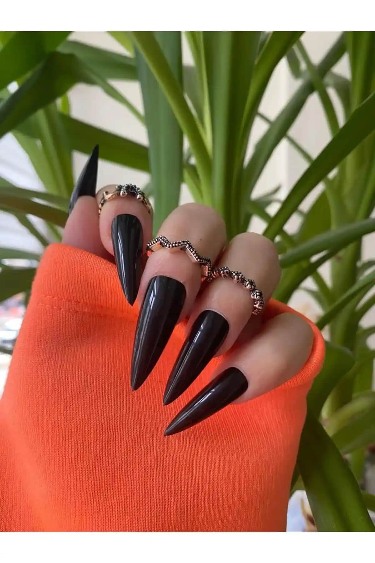 SYBELLE Kozmetik Siyah Stiletto Takma Tırnak Seti 20 Adet Estetik ve Kullanım Kolaylığı