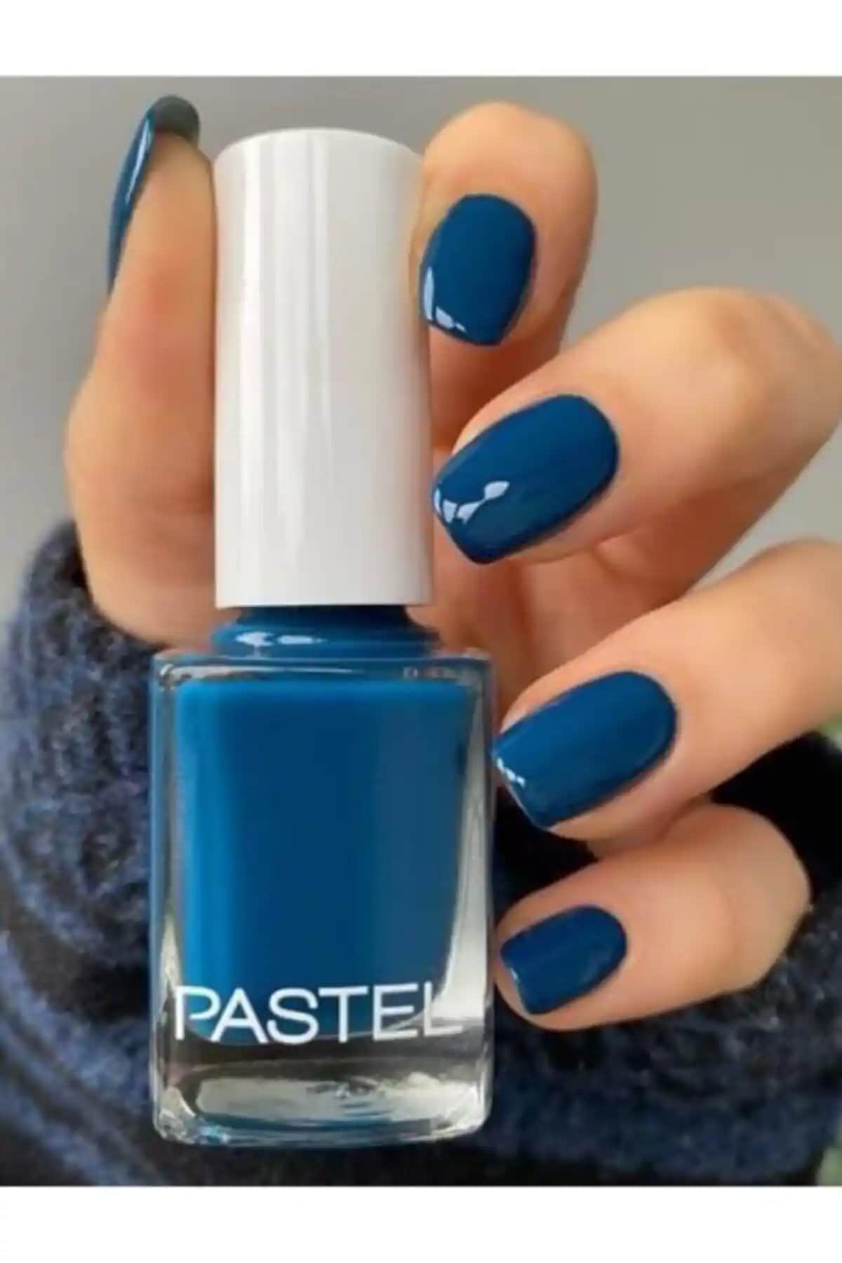 Pastel Oje 318 Canlı Renkler ve Uzun Süre Dayanan Parlak Görünüm Sunar