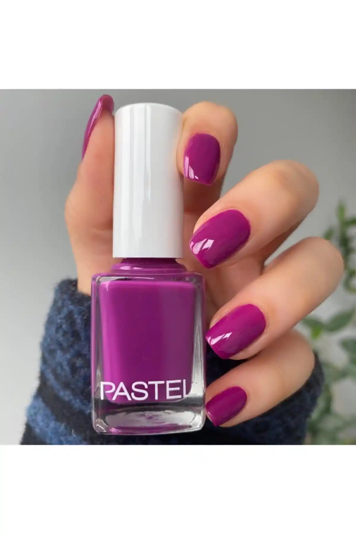 Pastel Oje 51 Parlak ve Canlı Renklerle Şık Tırnaklar İçin Uygun Seçenek