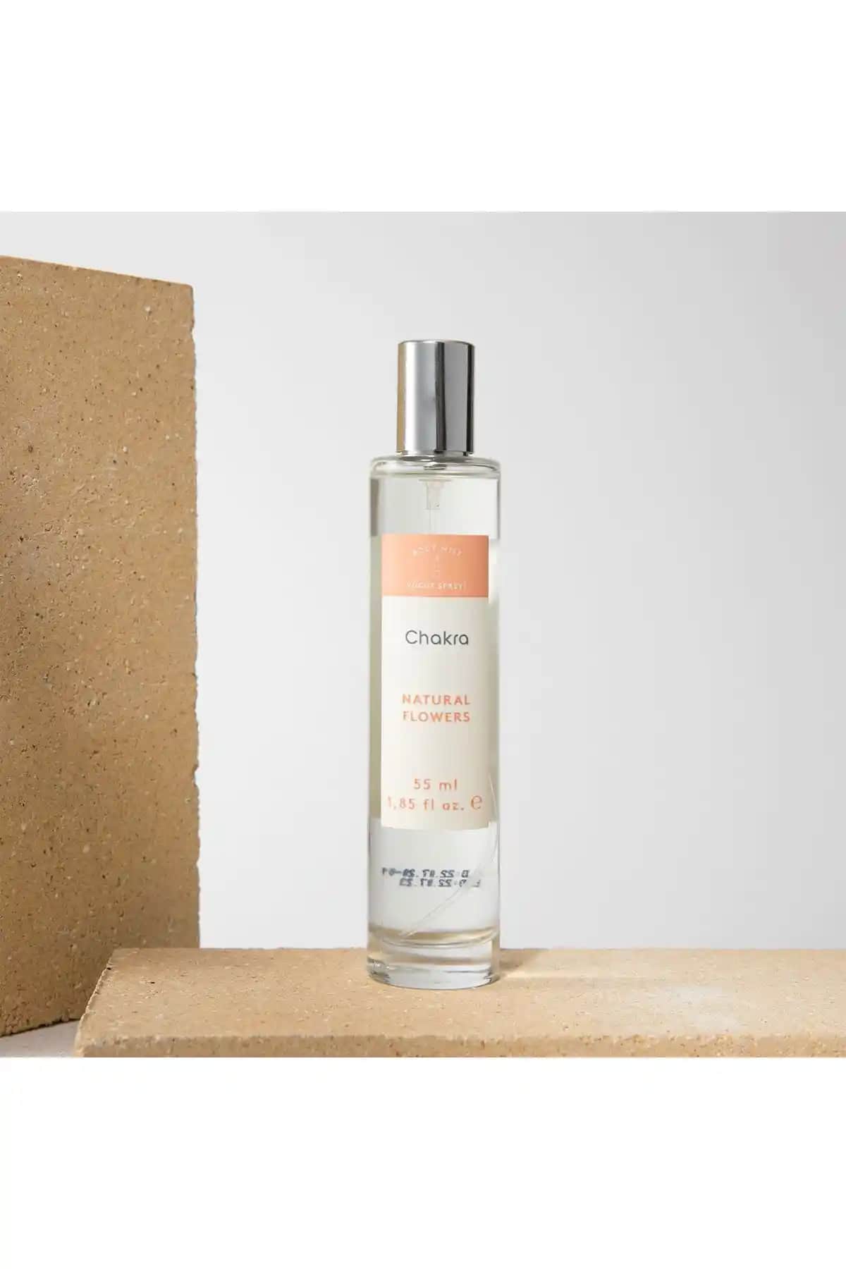 Chakra Natural Flowers Vücut Spreyi 55 ml Doğal Çiçek Esintisiyle Ferah ve Kalıcı Koku