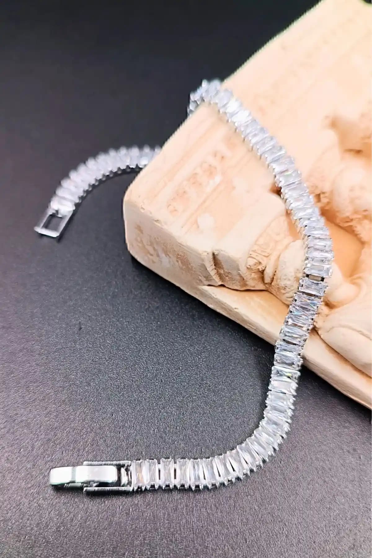 316L Çelik Zirkon Taşlı Su Yolu Bileklik Güvenli ve Şık Tasarım