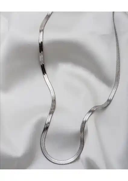 Bers Aksesuar Kadın İtalyan Model Kolye Şıklık ve Zarafetin Modern Temsilcisi