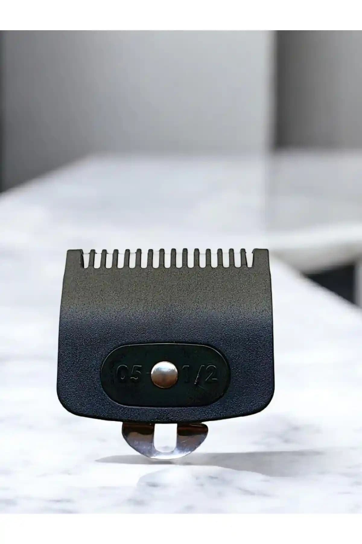 Genel Markalar Makine Uyumlu 0,5 Numara Siyah Tarak: Şık ve Dayanıklı Saç Şekillendirme Aracı