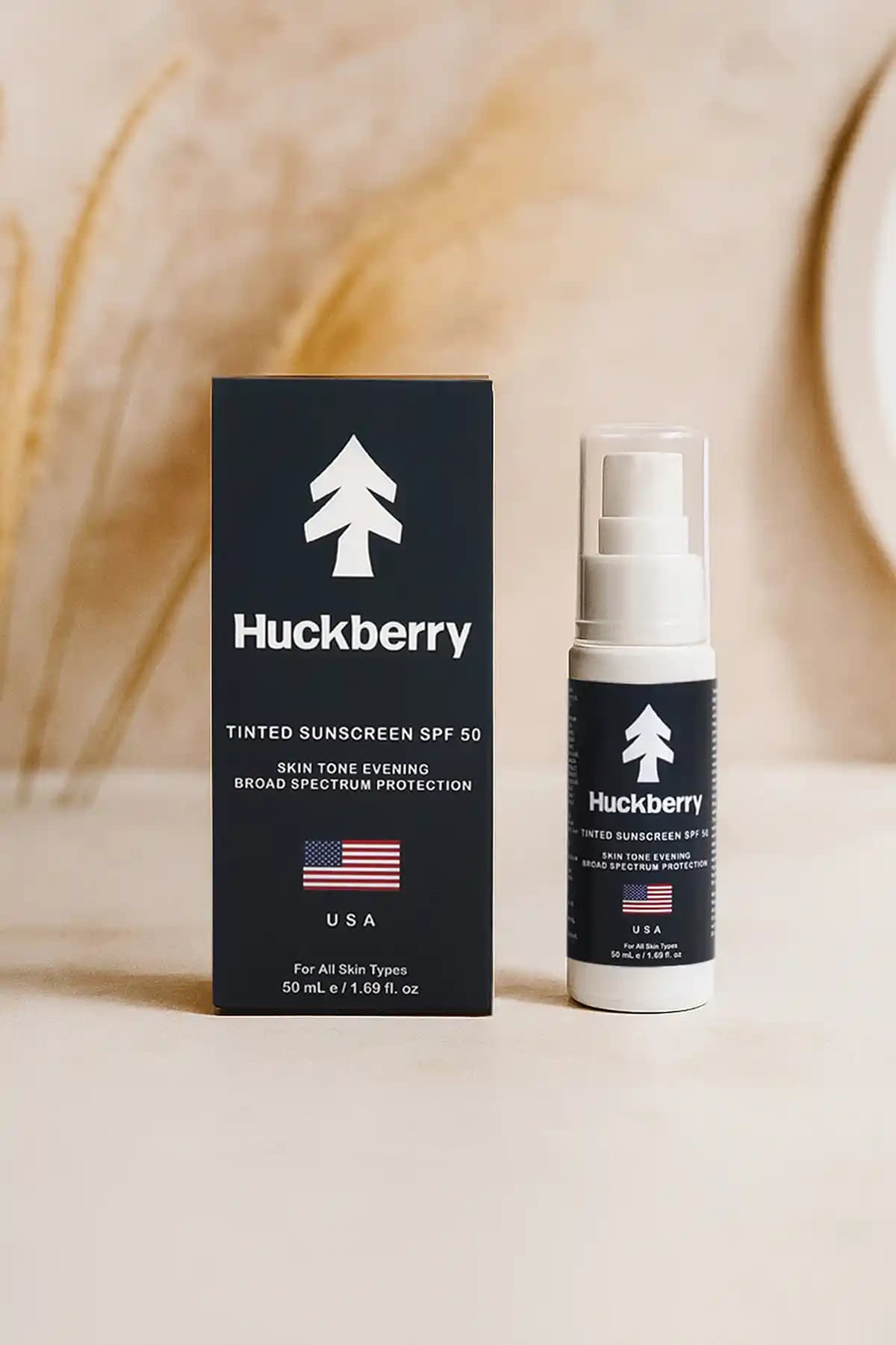 HUCKBERRY Ton Eşitleyici Aydınlatıcı Güneş Kremi SPF 50+ ile Cilt Koruma ve Parlaklık Sağlar
