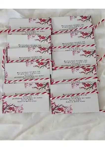 Marteniçka Bileklikleri Karşılaştırması: Geleneksel Tasarımlar ve Kullanıcı Yorumları