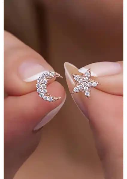 Nereze Gümüş Küpe Modelleri Karşılaştırması: Ay Yıldız ve Pırlanta Tasarımlar