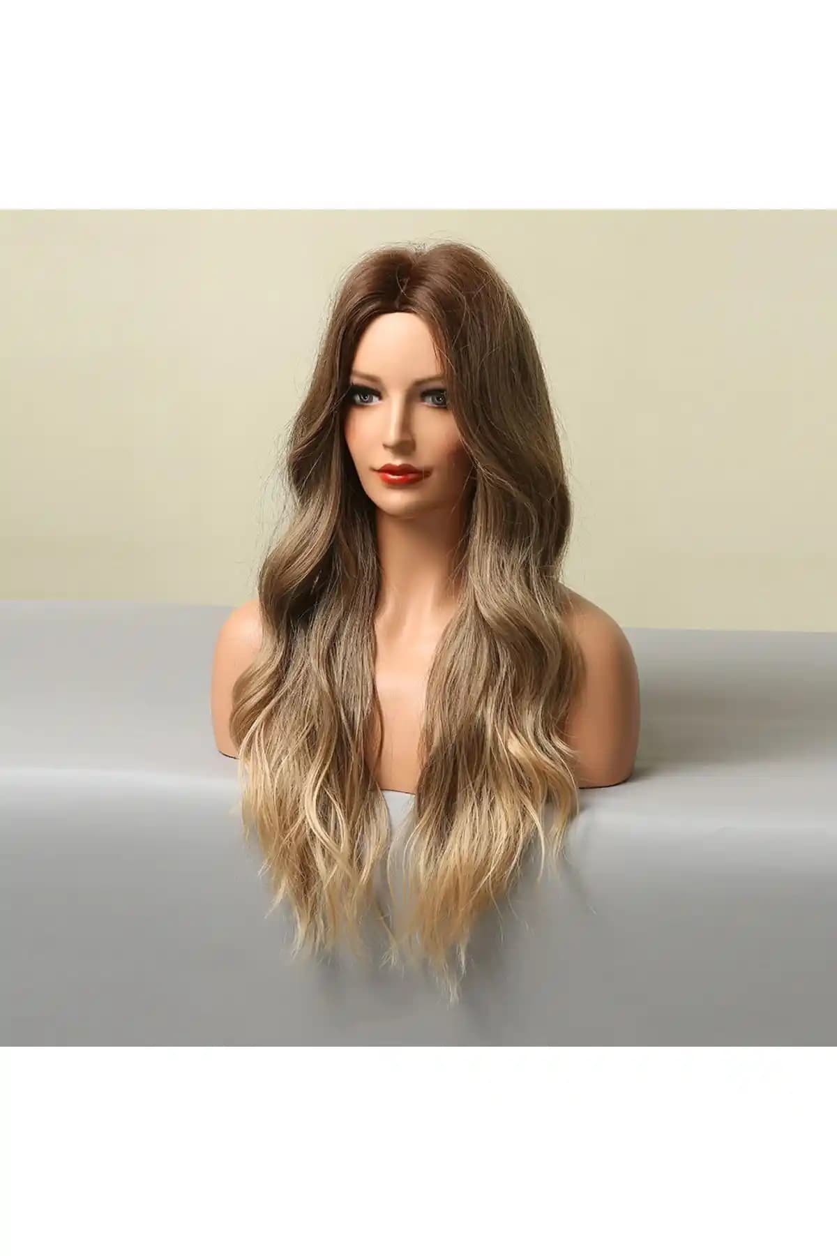 Suzan Peruk 5300: Doğal Görünüm ve Konfor Sunan Medikal Saç Peruk Modeli