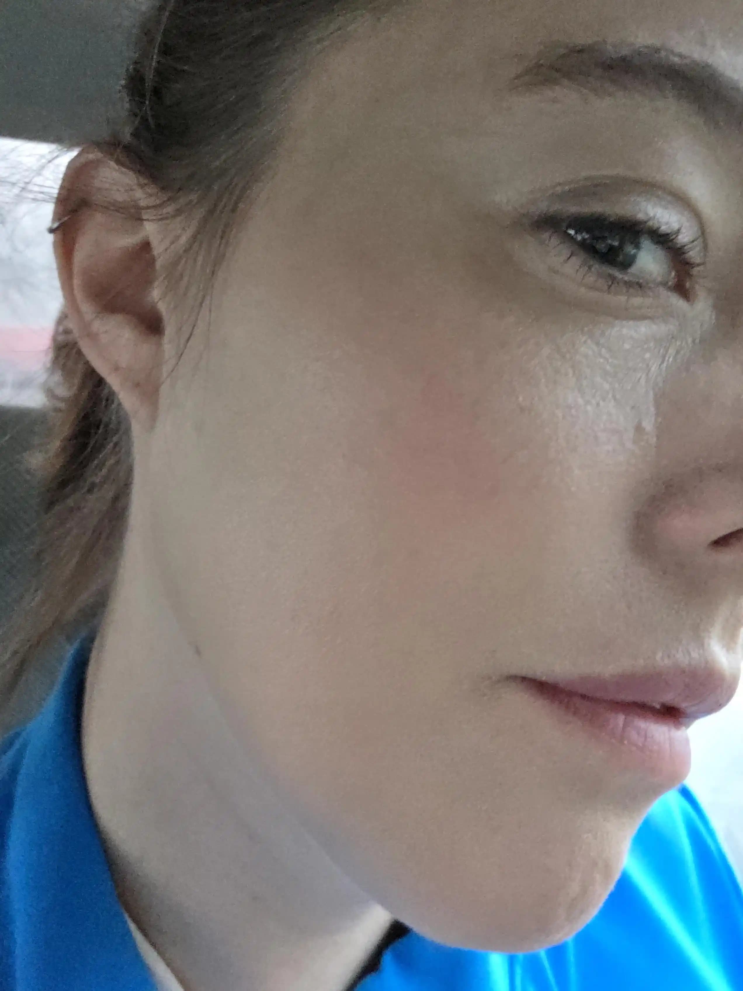 Doğal Görünümlü Fondöten Seçimi ve Uygulama Teknikleriyle Makyajda Uyum Sağlama