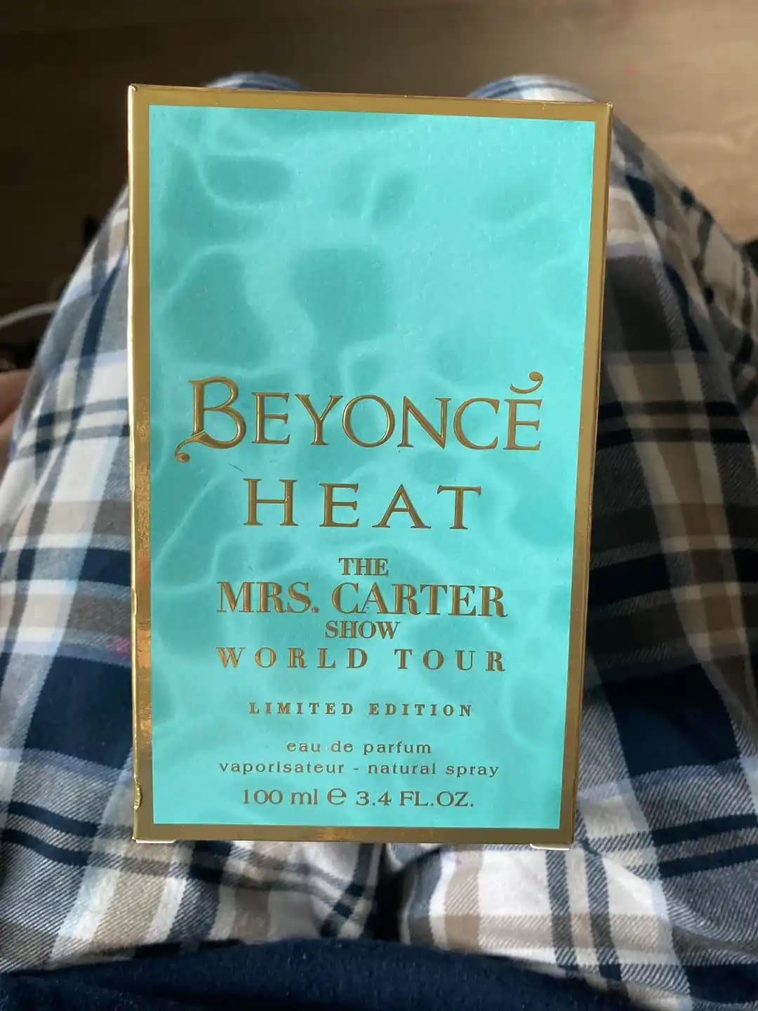 Ergenlikte Sahip Olunamayan Parfümleri Toplama Eğilimi ve Nostaljik Koku Deneyimi Üzerine Analiz