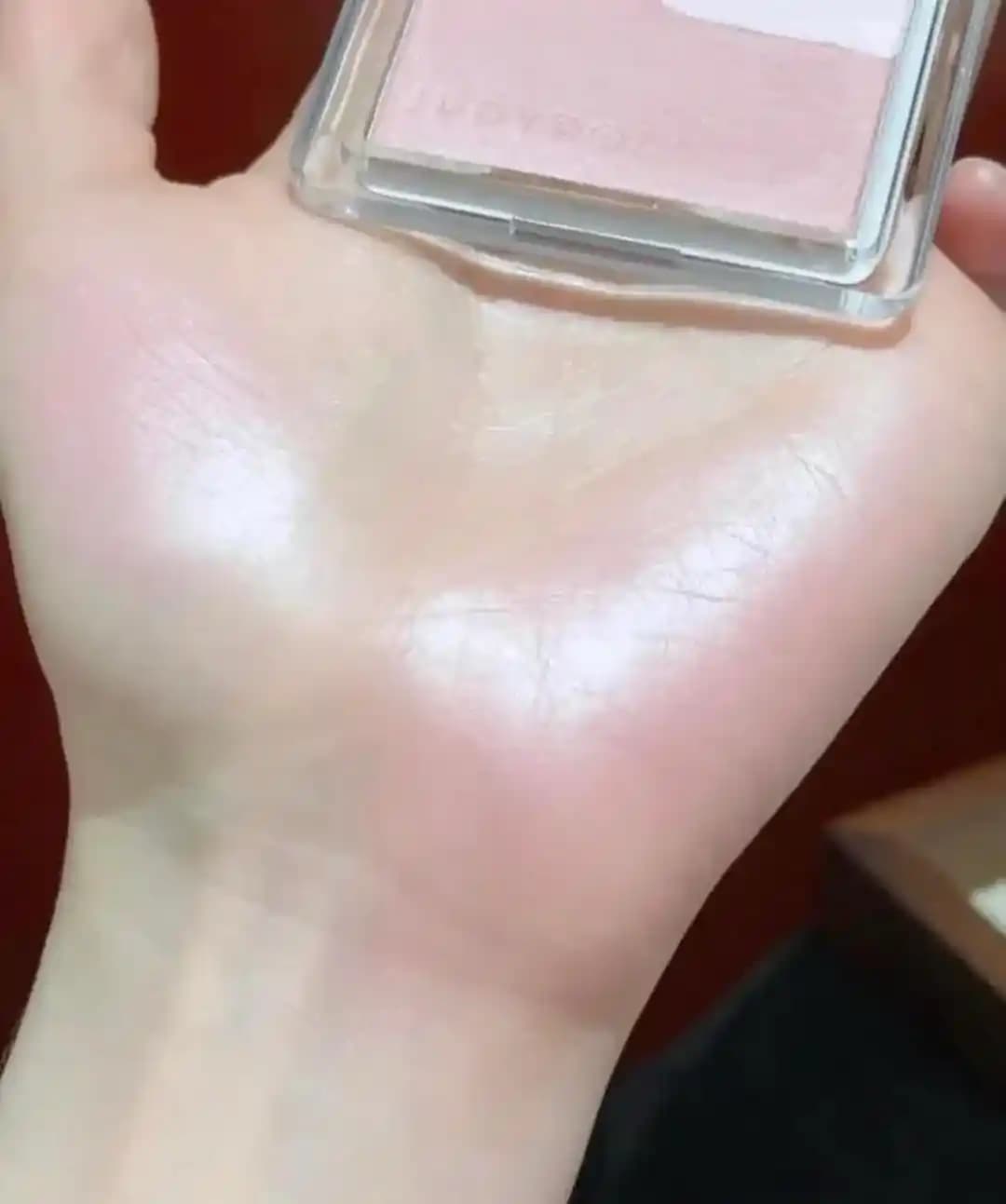 Judydoll Satin Glow Wavy Pink Allığına Benzer Satin Bitişli ve Işıltılı Alternatifler