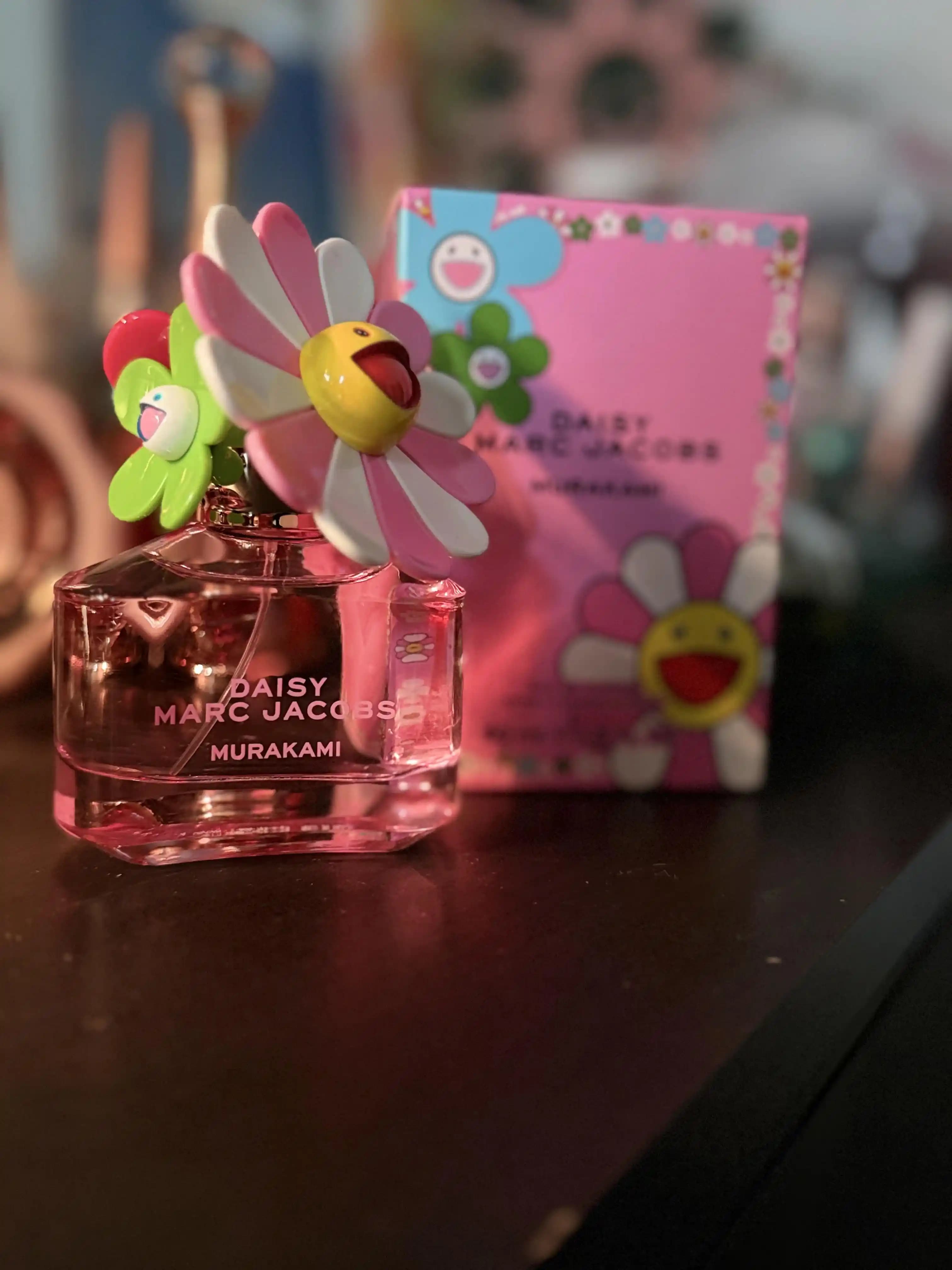 Marc Jacobs Daisy Murakami Pink Parfüm İncelemesi ve Özellikleri Detaylı Analiz