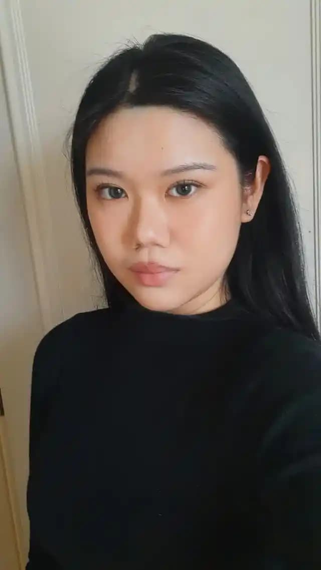 Nina Park Tarzı Sade ve Şık Makyaj: Renkli Lens ve Ürün İncelemesi Detayları