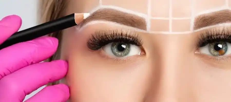 Suya Dayanıklı Kaş Kalemleri ve Kalıcı Kaş Makyajı İçin Ürün ve Uygulama Önerileri