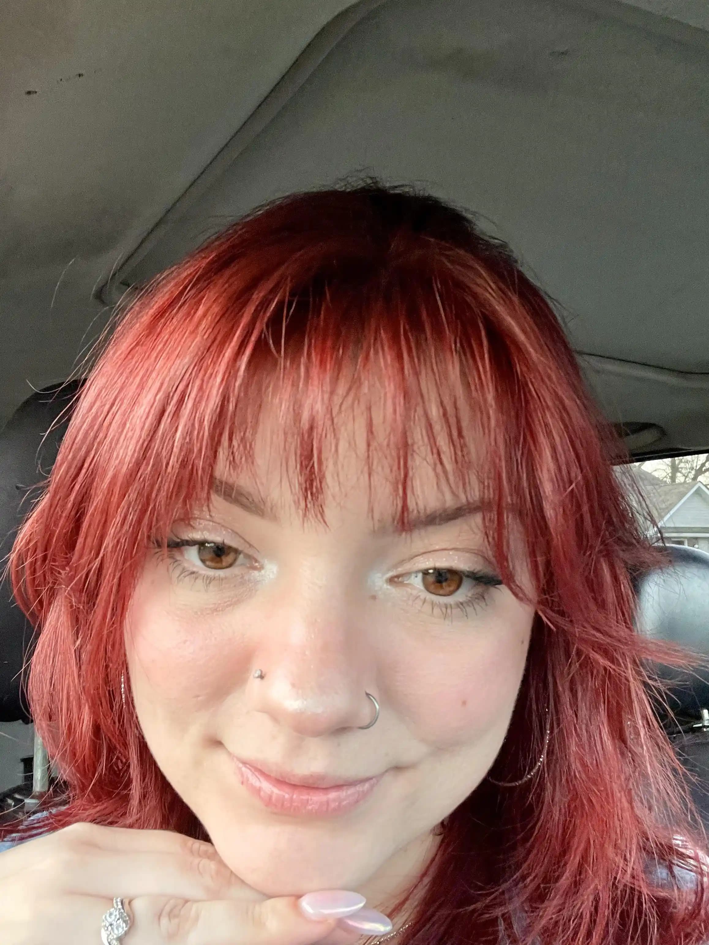 Uzun Süreli Makyajda Kusursuz Baz Oluşturmanın Temel İpuçları ve Ürün Seçimi