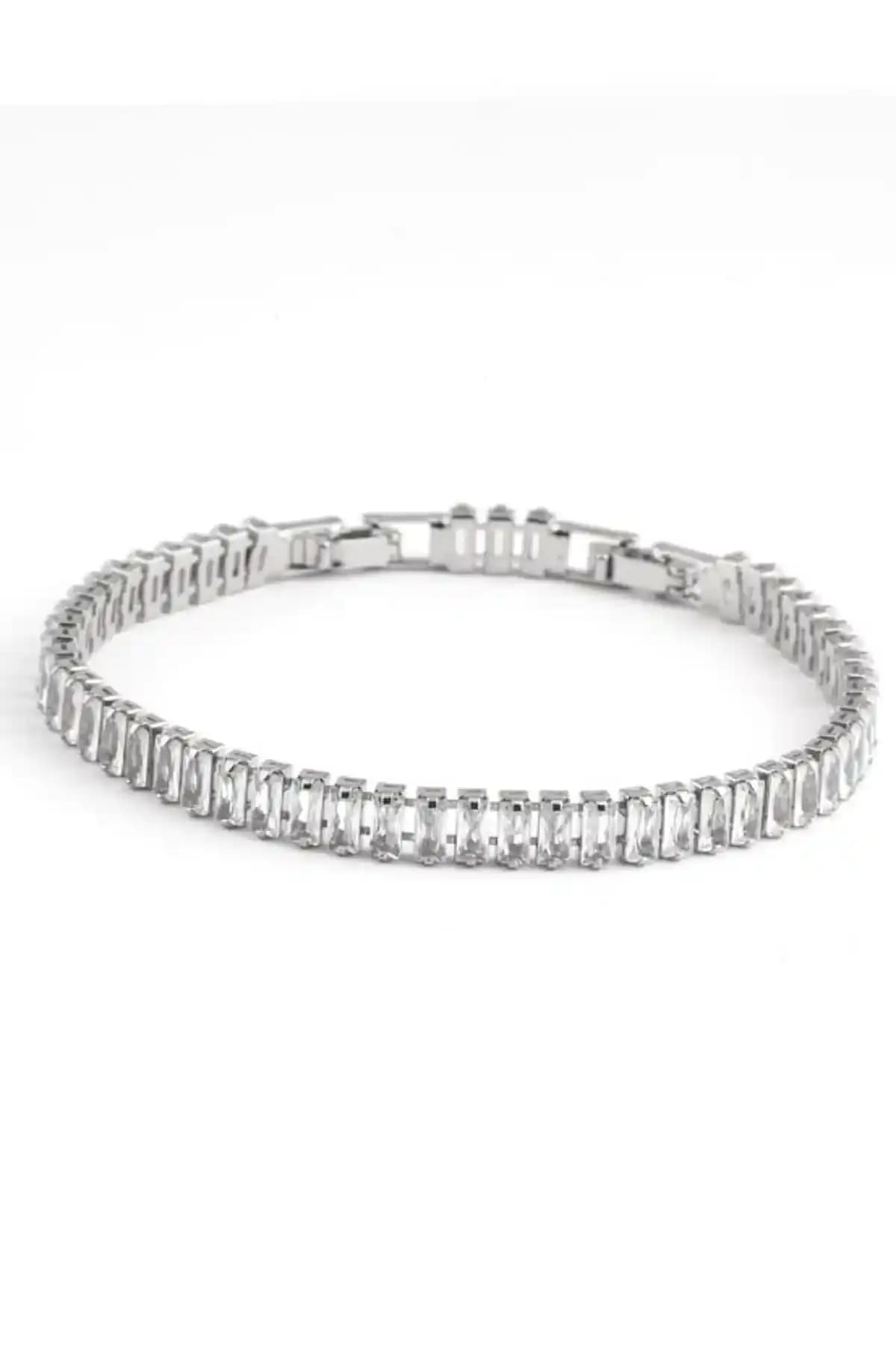 Demokan Kadın Lüks Su Yolu Kararmaz Bileklik: Şıklık ve Dayanıklılığı Bir Arada Sunar