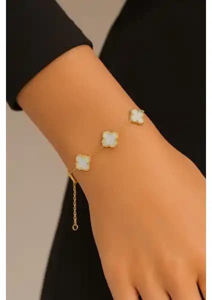 Edanın Takı Dünyası Yonca Bileklik: Zarif ve Dayanıklı Paslanmaz Çelik Tasarım